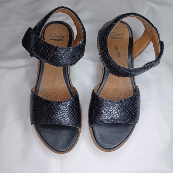 Clarks Soft Cushion Women's Black Sandals - Picture 1 of 10